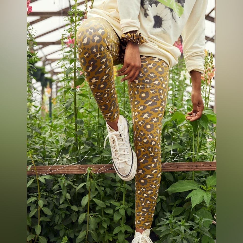 aerie Olive Leopard Print Leggings